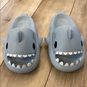 Cloud Shark Slides Men’s 9.5 / 10 Blue Grey Beach Sandals Shower Slip On Shoes